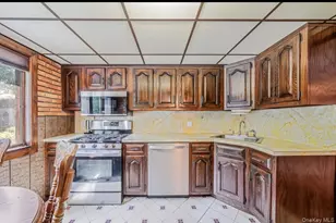26 Harvard Ln, Commack, NY 11725 - Photo 8