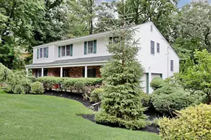 32 Newport Ave, Tappan, NY 10983 - Photo 2