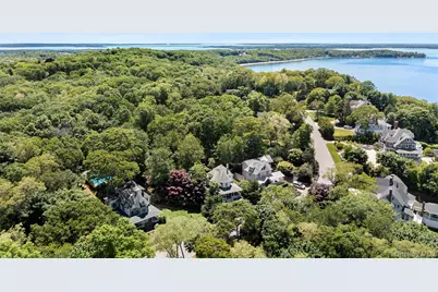 11 Prospect Avenue, Shelter Island Heights, NY 11965 - Photo 4