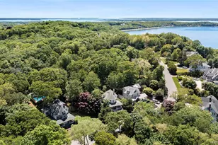 11 Prospect Ave, Shelter Island Heights, NY 11965 - Photo 4