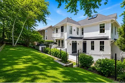 11 Prospect Avenue, Shelter Island Heights, NY 11965 - Photo 2