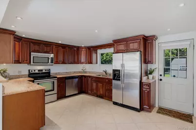 498 Miller Place Road, Miller Place, NY 11764 - Photo 10