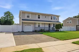 10 Carman Blvd, Massapequa, NY 11758 - Photo 4