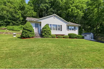 1233 County Route 12, New Hampton, NY 10958 - Photo 2