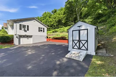 1233 County Route 12, New Hampton, NY 10958 - Photo 4
