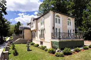 82-20 141st St, Briarwood, NY 11435 - Photo 2