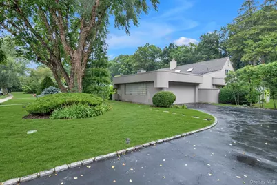 57 Parkway Drive, Roslyn Heights, NY 11577 - Photo 22