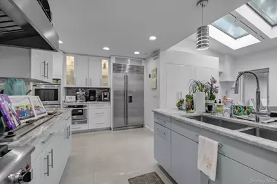 57 Parkway Drive, Roslyn Heights, NY 11577 - Photo 6