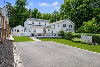 723 Park Avenue, Huntington, NY 11743 - Photo 2