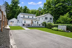 723 Park Ave, Huntington, NY 11743 - Photo 2