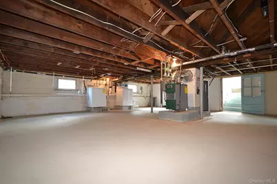 418 Asharoken Boulevard, Bay Shore, NY 11706 - Photo 10