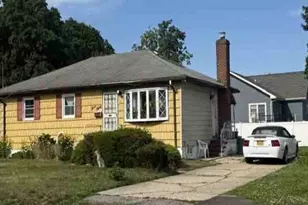 330 Vespucci Ave, Copiague, NY 11726 - Photo 2