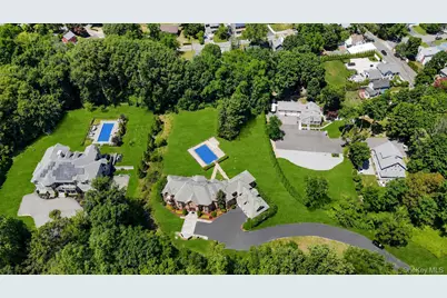 250 Oyster Bay Road, Locust Valley, NY 11560 - Photo 28