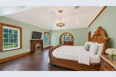 250 Oyster Bay Road, Locust Valley, NY 11560 - Photo 18