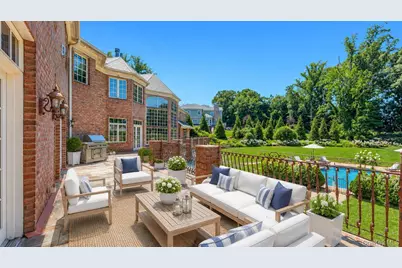 250 Oyster Bay Road, Locust Valley, NY 11560 - Photo 16