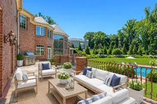250 Oyster Bay Road, Locust Valley, NY 11560 - Photo 16