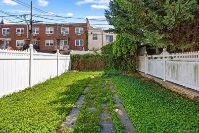 7031 67th Place, Glendale, NY 11385 - Photo 12