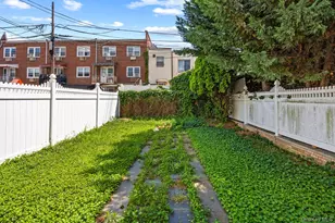 70-31 67th Pl, Glendale, NY 11385 - Photo 12