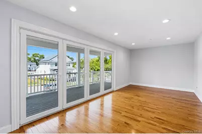 762 Pecan Street, Lindenhurst, NY 11757 - Photo 8