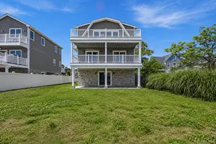 762 Pecan St, Lindenhurst, NY 11757 - Photo 20