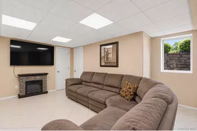 72 Dix Highway, Dix Hills, NY 11746 - Photo 18