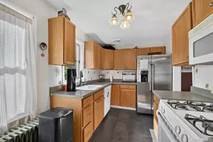 9 E Stone St, Newburgh, NY 12550 - Photo 10