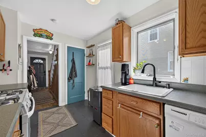 9 E Stone Street, Newburgh, NY 12550 - Photo 12