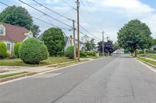 117 Warner Ave, Hempstead, NY 11550 - Photo 6