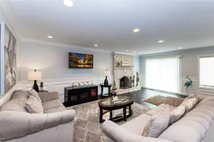 2590 Riverside Dr, Wantagh, NY 11793 - Photo 16