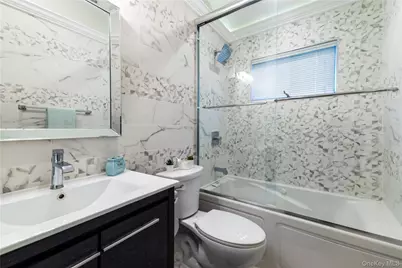 2590 Riverside Drive, Wantagh, NY 11793 - Photo 14