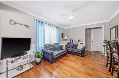 135 Clayton Street, Central Islip, NY 11722 - Photo 4