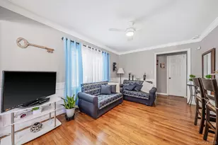 135 Clayton St, Central Islip, NY 11722 - Photo 4