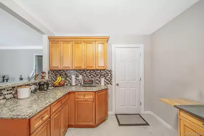 135 Clayton Street, Central Islip, NY 11722 - Photo 10