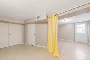 135 Clayton St, Central Islip, NY 11722 - Photo 18
