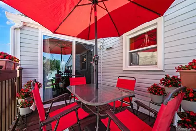 135 Clayton Street, Central Islip, NY 11722 - Photo 20
