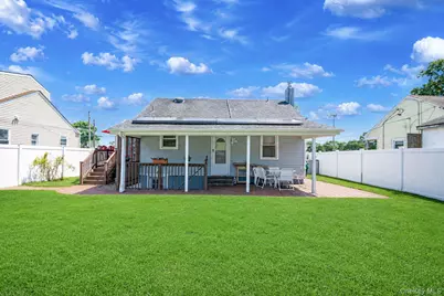 135 Clayton Street, Central Islip, NY 11722 - Photo 24