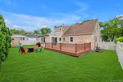 26 Patton Boulevard, New Hyde Park, NY 11040 - Photo 20