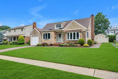 26 Patton Boulevard, New Hyde Park, NY 11040 - Photo 22