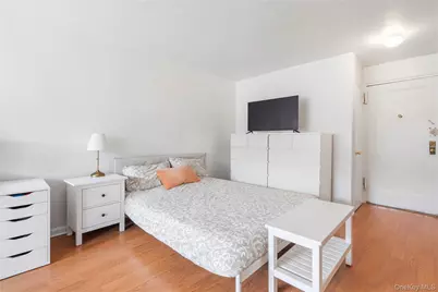 67-25 Clyde Street #6P, Forest Hills, NY 11375 - Photo 4