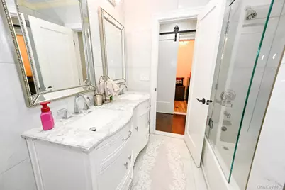 816 Gehrig Avenue, Franklin Square, NY 11010 - Photo 34