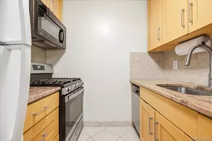 118-18 Union Tpke, Kew Gardens, NY 11415 - Photo 8