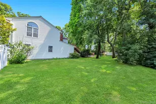 3 Spruce Cir, Farmingville, NY 11738 - Photo 36