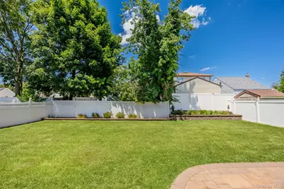 1801 Gerald Avenue, East Meadow, NY 11554 - Photo 38
