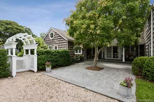 20 Quogue St, Quogue, NY 11959 - Photo 2