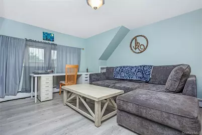 2 Glow Lane, Hicksville, NY 11801 - Photo 16