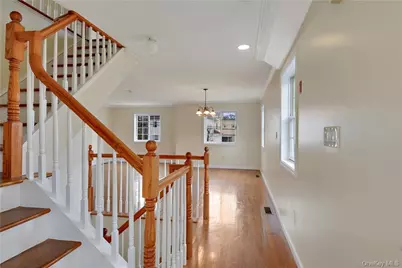 5 Crosby Place, New Rochelle, NY 10801 - Photo 4