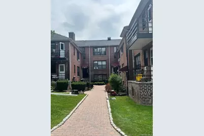 33 Van Wart Avenue, White Plains, NY 10606 - Photo 1