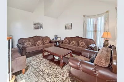 43 Regency Drive, Poughkeepsie, NY 12603 - Photo 8