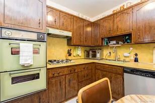 325 King St, Port Chester, NY 10573 - Photo 14