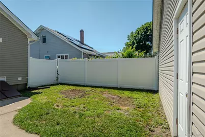 156 Fairview Avenue, Bayport, NY 11705 - Photo 16